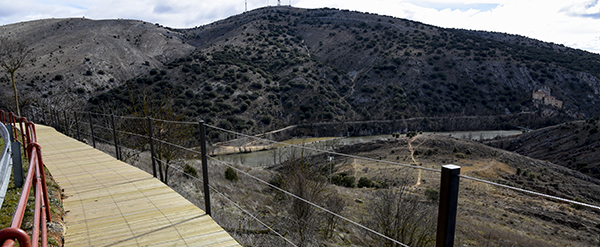 Estreno de las pasarelas del castillo, con Senderos del Duero Estreno de las pasarelas del castillo, con Senderos del Duero
