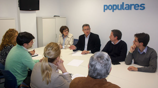 Sainz toma nota del modelo económico del Ayuntamiento de Teruel Sainz toma nota del modelo económico del Ayuntamiento de Teruel