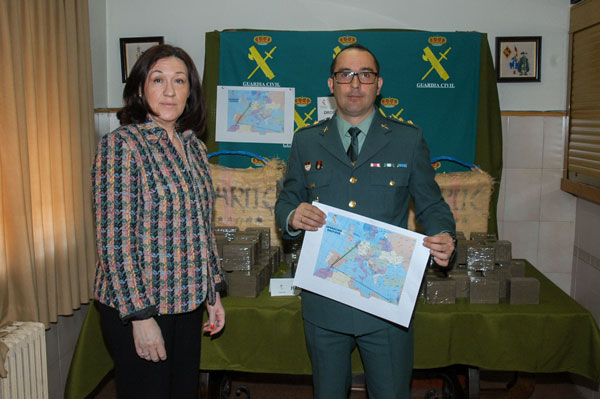 La Guardia Civil desmantela una organización que se dedicaba a regularizar inmigrantes ilegales en Soria La Guardia Civil desmantela una organización que se dedicaba a regularizar inmigrantes ilegales en Soria