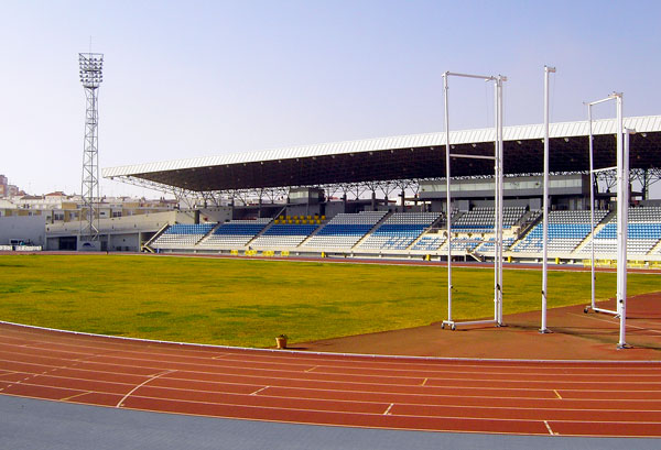 En busca de marcas al Estadio Iberoamericano de Huelva En busca de marcas al Estadio Iberoamericano de Huelva