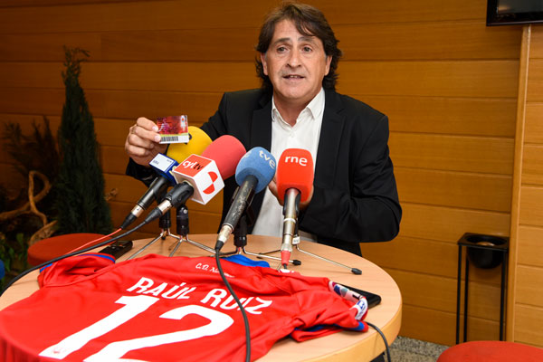 Raúl Ruiz anima a abonarse al Numancia porque cree en el ascenso Raúl Ruiz anima a abonarse al Numancia porque cree en el ascenso