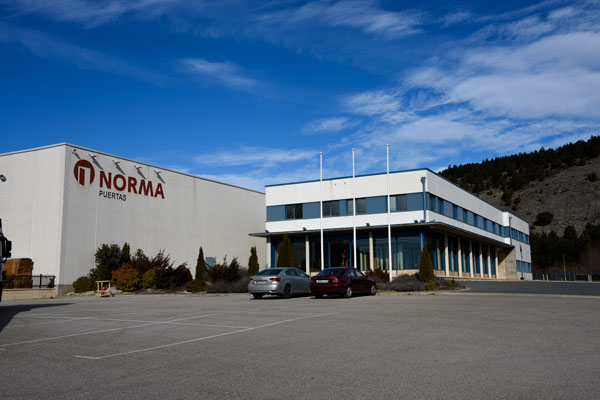 La Junta aprueba dos millones para los ex-trabajadores de Puertas Norma La Junta aprueba dos millones para los ex-trabajadores de Puertas Norma