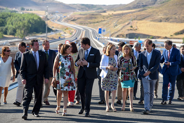 Pastor abre el enlace que conecta definitivamente a Soria todo por autovía con Madrid Pastor abre el enlace que conecta definitivamente a Soria todo por autovía con Madrid