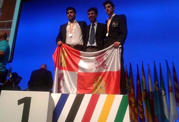 Tres alumnos de FP de Castilla y León representan a España en el "WorldSkills 2015" Tres alumnos de FP de Castilla y León representan a España en el "WorldSkills 2015"
