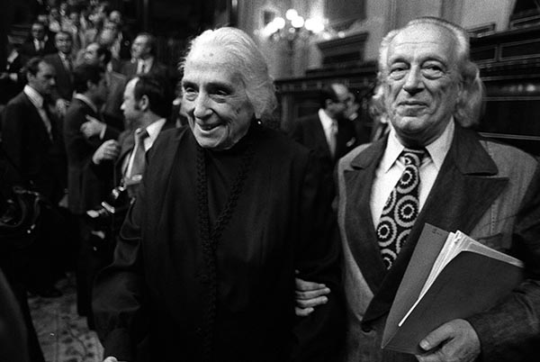 Una calle para la "Pasionaria" Una calle para la "Pasionaria"