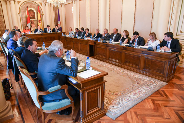 El Consejo Provincial de Diálogo Social tendrá que esperar El Consejo Provincial de Diálogo Social tendrá que esperar