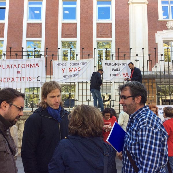 Podemos apoya a los afectados por la hepatitis C Podemos apoya a los afectados por la hepatitis C