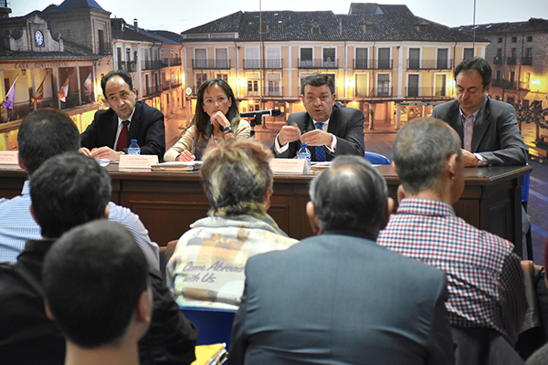 La Junta informa a los alcaldes sobre las unidades básicas de ordenación del territorio La Junta informa a los alcaldes sobre las unidades básicas de ordenación del territorio
