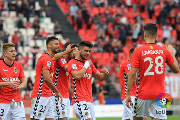 Osasuna y Córdoba mandan en la Liga Adelante Osasuna y Córdoba mandan en la Liga Adelante