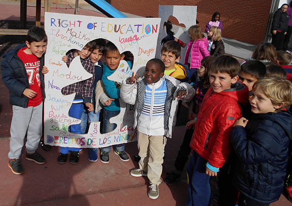 El colegio Infantes de Lara celebra el "Día Universal de la Infancia" El colegio Infantes de Lara celebra el "Día Universal de la Infancia"