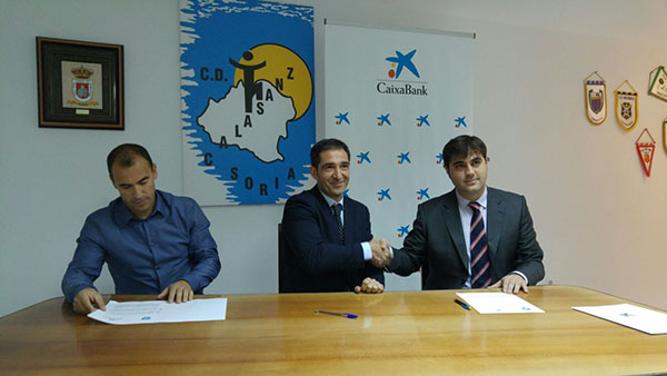 La Obra Social la Caixa concede 2.000 euros para becas deportivas del Calasanz La Obra Social la Caixa concede 2.000 euros para becas deportivas del Calasanz