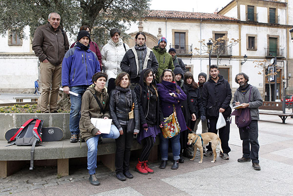 Los movimientos sociales se encuentran en la red Los movimientos sociales se encuentran en la red