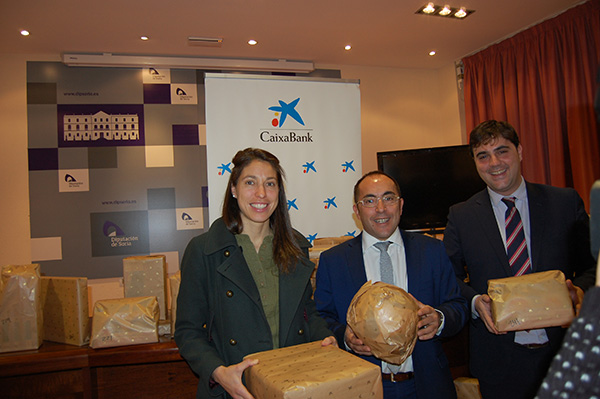 Los voluntarios de CaixaBank regalan juguetes a 267 niños de la provincia Los voluntarios de CaixaBank regalan juguetes a 267 niños de la provincia