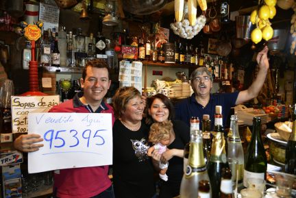"El Niño" deja casi 12 millones de euros en premios en Castilla y León "El Niño" deja casi 12 millones de euros en premios en Castilla y León