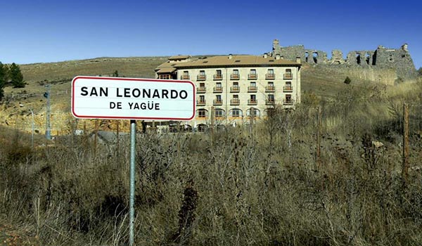 El pleno de San Leonardo de Yagüe decide sobre la supresión de su dedicatoria El pleno de San Leonardo de Yagüe decide sobre la supresión de su dedicatoria