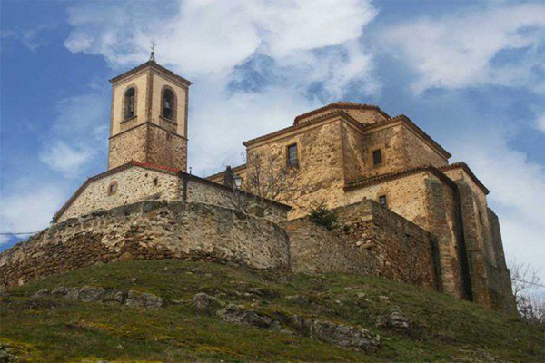 El director general de Patrimonio Cultural presenta la restauración realizada en Oncala El director general de Patrimonio Cultural presenta la restauración realizada en Oncala