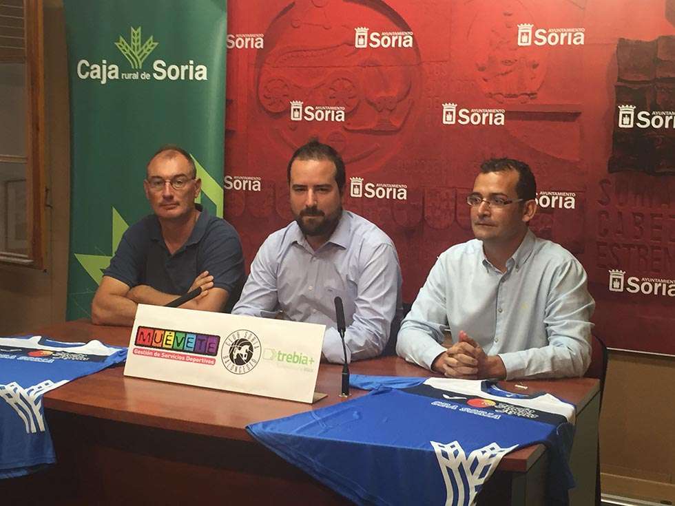 Una treintena de niños estrenan el campus Nacho Azofra Una treintena de niños estrenan el campus Nacho Azofra