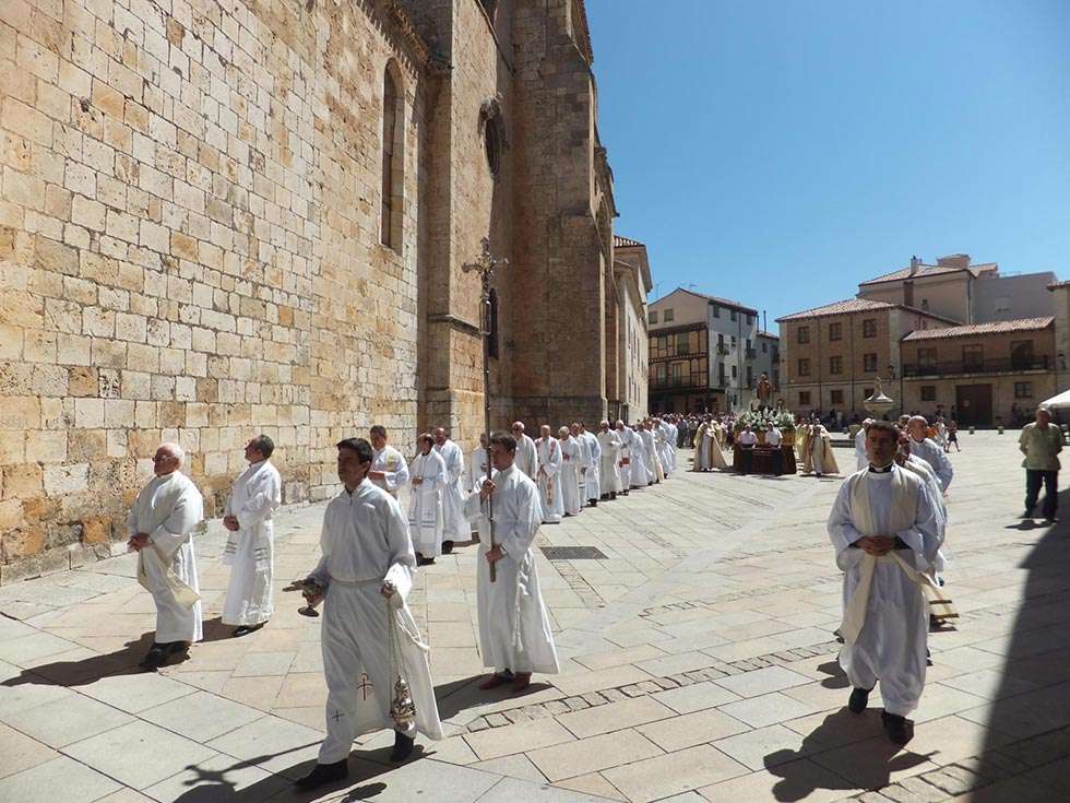 La Diócesis de Osma-Soria celebra a su patrón San Pedro de Osma La Diócesis de Osma-Soria celebra a su patrón San Pedro de Osma