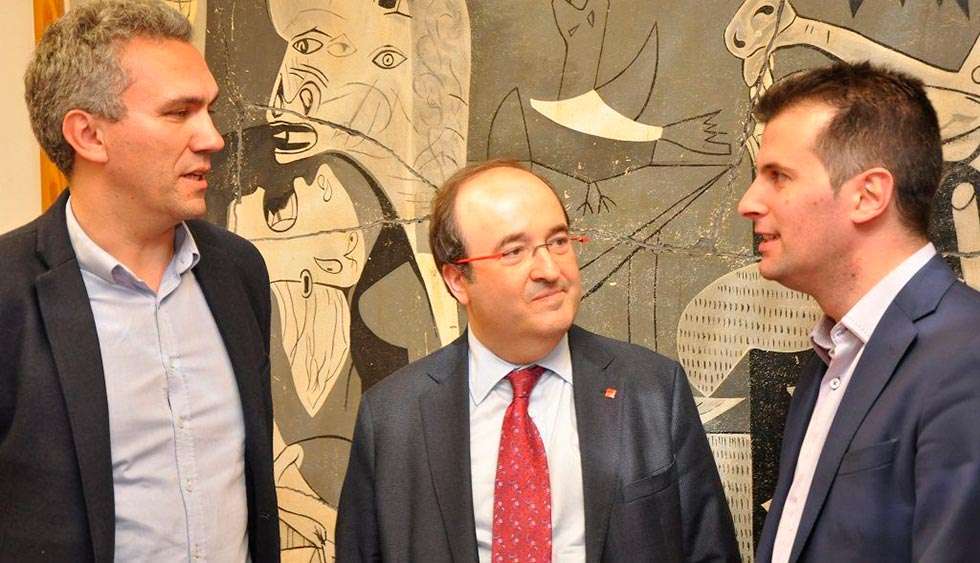 Tudanca dice que el PSOE no debe tomar decisiones en función de las encuestas Tudanca dice que el PSOE no debe tomar decisiones en función de las encuestas
