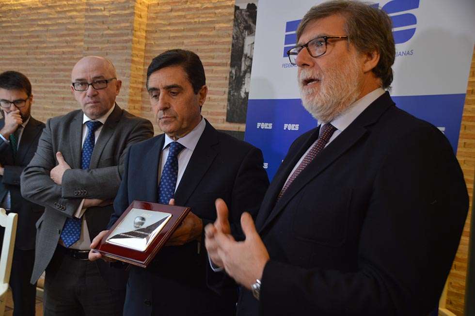 Aparicio advierte al Gobierno que los empresarios no pueden pagar la deuda con Europa Aparicio advierte al Gobierno que los empresarios no pueden pagar la deuda con Europa