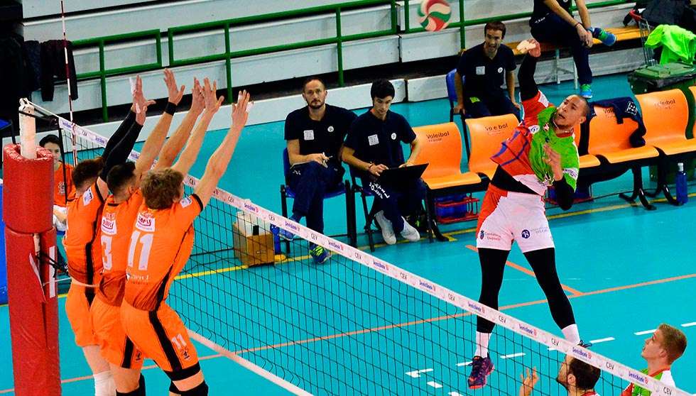 Los favoritos no ceden en la jornada de Superliga masculina Los favoritos no ceden en la jornada de Superliga masculina
