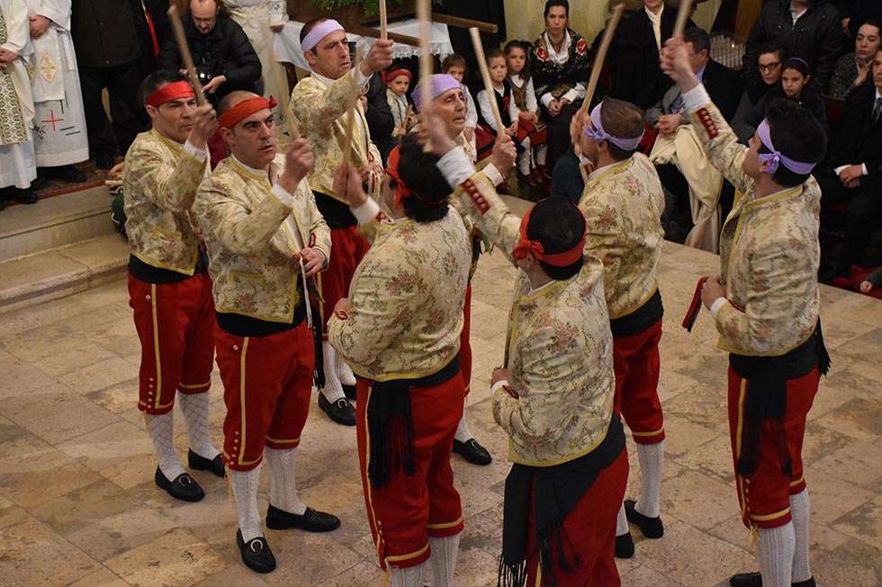 San Leonardo de Yagüe se rinde a las danzas del paloteo San Leonardo de Yagüe se rinde a las danzas del paloteo