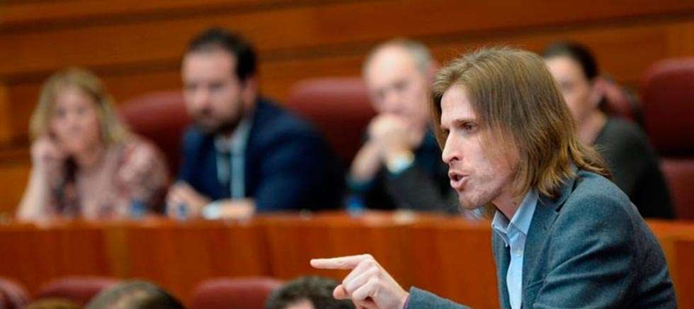 Tres procuradores de Podemos renuncian al seguro de vida de las Cortes regionales Tres procuradores de Podemos renuncian al seguro de vida de las Cortes regionales