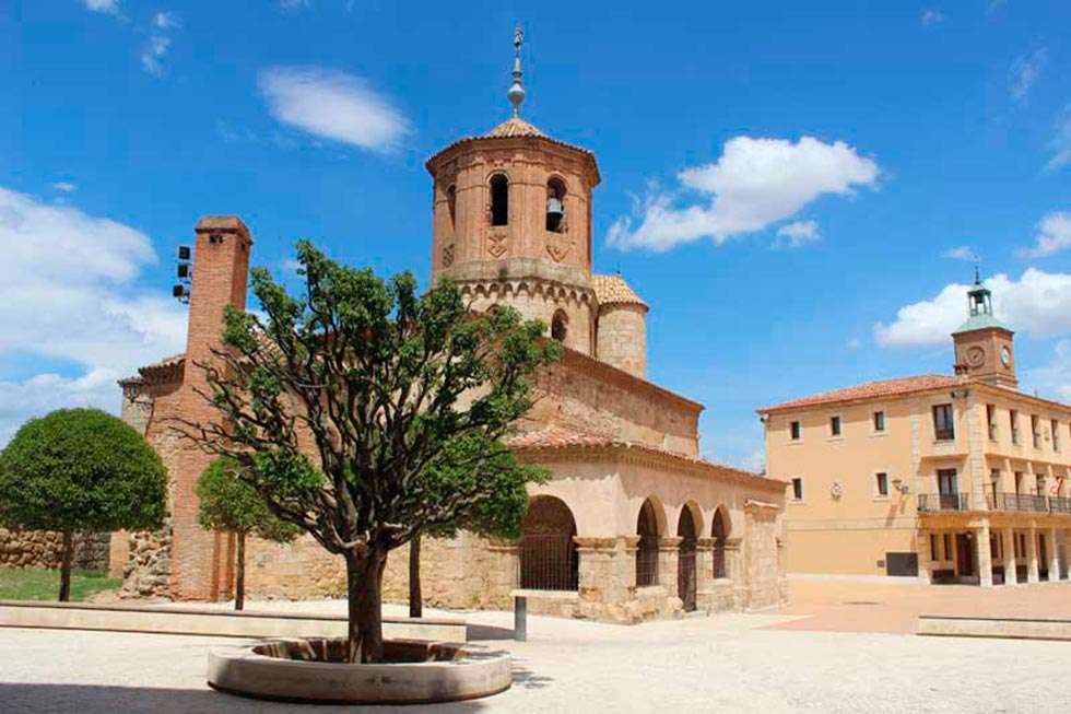 Almazán presenta una guia dedicada a la iglesia de San Miguel Almazán presenta una guia dedicada a la iglesia de San Miguel