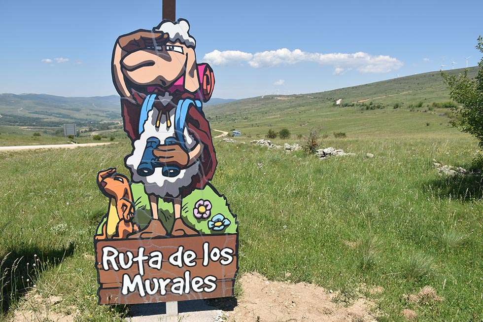 Pelendona guía a los turistas en Tierras Altas Pelendona guía a los turistas en Tierras Altas