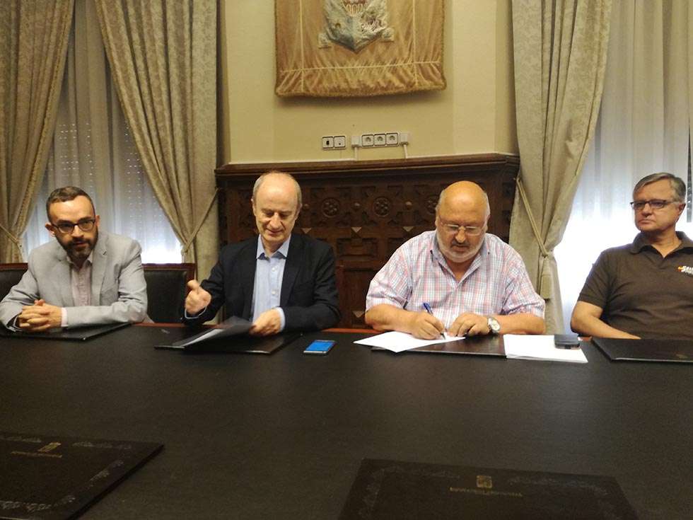 Federación de Voleibol y CAEP renuevan su convenio de colaboración Federación de Voleibol y CAEP renuevan su convenio de colaboración
