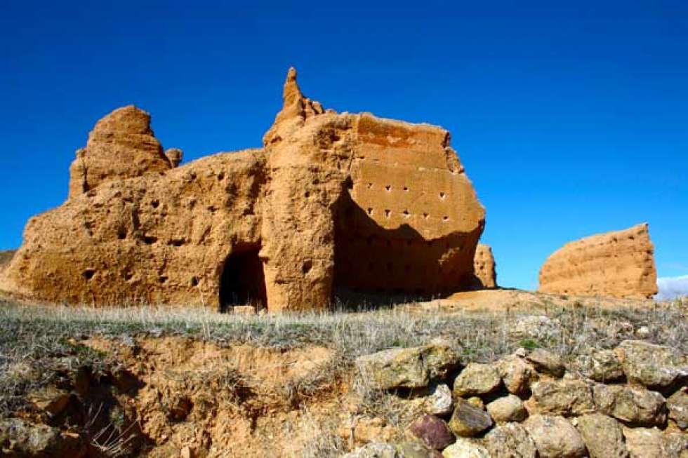 Un taller arqueológico localiza la antigua fortaleza de Serón de Nágima Un taller arqueológico localiza la antigua fortaleza de Serón de Nágima