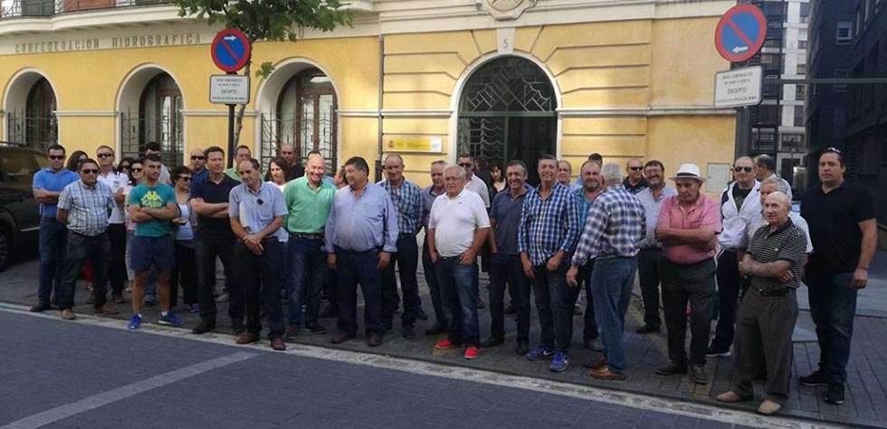 Los regantes del Bajo Duero se manifiestan en Almazán Los regantes del Bajo Duero se manifiestan en Almazán
