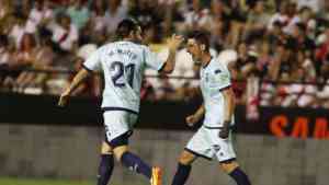 El Numancia remonta en Vallecas hasta el empate (2-2) El Numancia remonta en Vallecas hasta el empate (2-2)