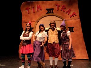Ronco Teatro representa "Tim Traf los traperos de la historia" Ronco Teatro representa "Tim Traf los traperos de la historia"