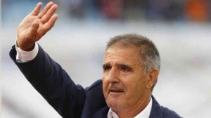 El Sporting destituye a Paco Herrera El Sporting destituye a Paco Herrera