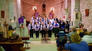 Dos corales protagonizan un concierto de villancicos en Fuentearmegil Dos corales protagonizan un concierto de villancicos en Fuentearmegil