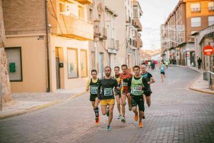 Más de 200 corredores y mucho vino en la primera carrera del año Más de 200 corredores y mucho vino en la primera carrera del año