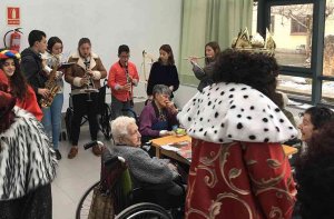 Los Reyes Magos visitan las residencias Los Reyes Magos visitan las residencias