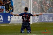 Un penalti doblega al Numancia frente al líder Huesca Un penalti doblega al Numancia frente al líder Huesca