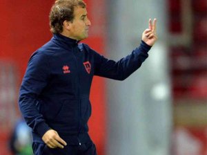 Arrasate: "El Sporting tiene el balón para hacer daño" Arrasate: "El Sporting tiene el balón para hacer daño"