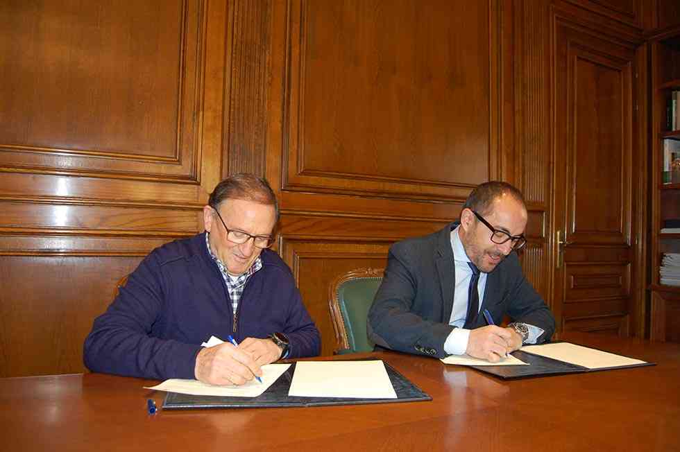 La Diputación concede 90.000 euros al Numancia por la promoción turística de la provincia La Diputación concede 90.000 euros al Numancia por la promoción turística de la provincia