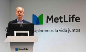 Abel Antón graba la carrera 15 Km MetLife Madrid Activa Abel Antón graba la carrera 15 Km MetLife Madrid Activa