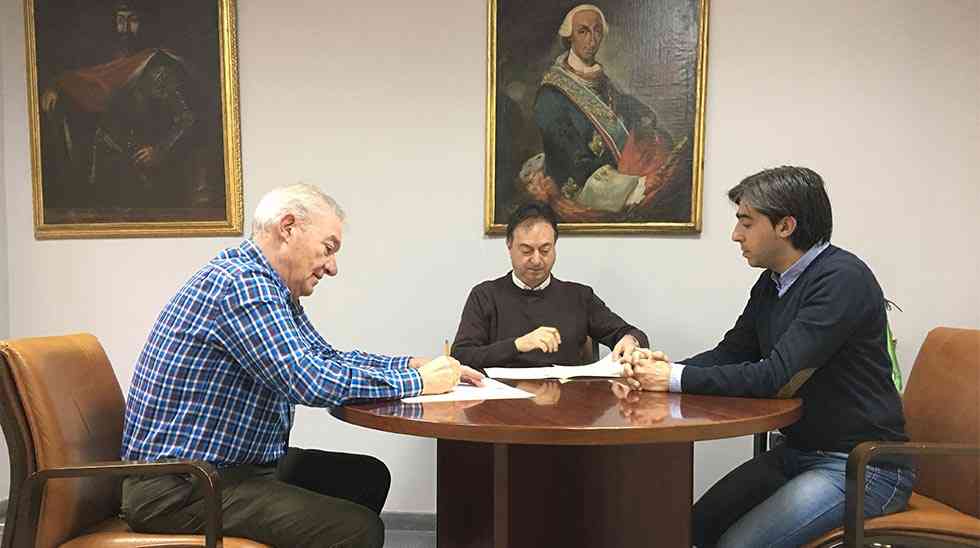 Firmado el convenio entre el Ayuntamiento y la Banda de Música Firmado el convenio entre el Ayuntamiento y la Banda de Música