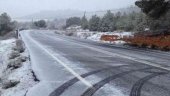 La nieve ralentiza tráfico en varias carreteras de la provincia La nieve ralentiza tráfico en varias carreteras de la provincia