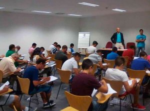 El 97 por ciento de los aspirantes aprueba el "examen del cazador" El 97 por ciento de los aspirantes aprueba el "examen del cazador"