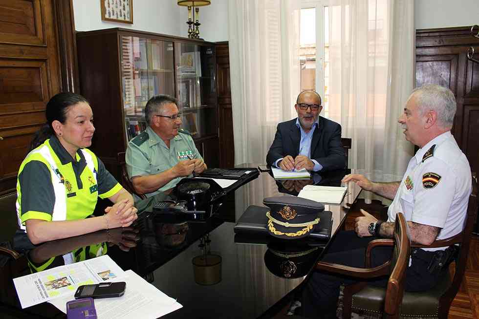 El subdelegado apela al civismo para disfrutar todos de las fiestas El subdelegado apela al civismo para disfrutar todos de las fiestas
