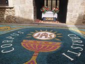 Trescientos voluntarios colaboran en alfombras florales Trescientos voluntarios colaboran en alfombras florales