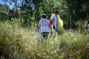 1.800 voluntarios limpian los residuos abandonados en entornos naturales 1.800 voluntarios limpian los residuos abandonados en entornos naturales