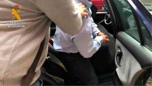 Detenido tras robar calzado y ropa deportiva en Las Camaretas Detenido tras robar calzado y ropa deportiva en Las Camaretas