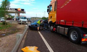 Una colisión entre un turismo y un camión en Cadosa deja un herido Una colisión entre un turismo y un camión en Cadosa deja un herido